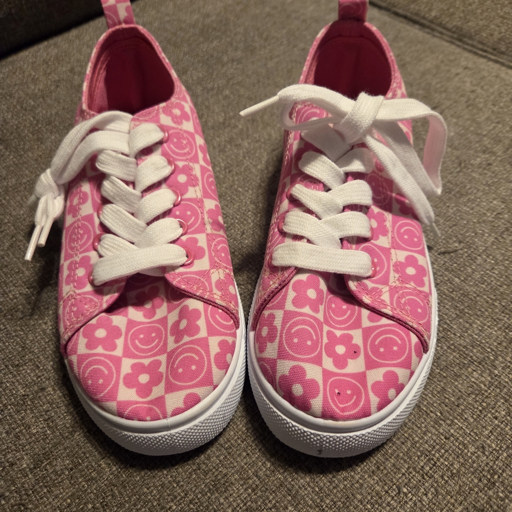 Fabkids Size 2 Girl Tennis Shoes with Smile Faces and Flowers New